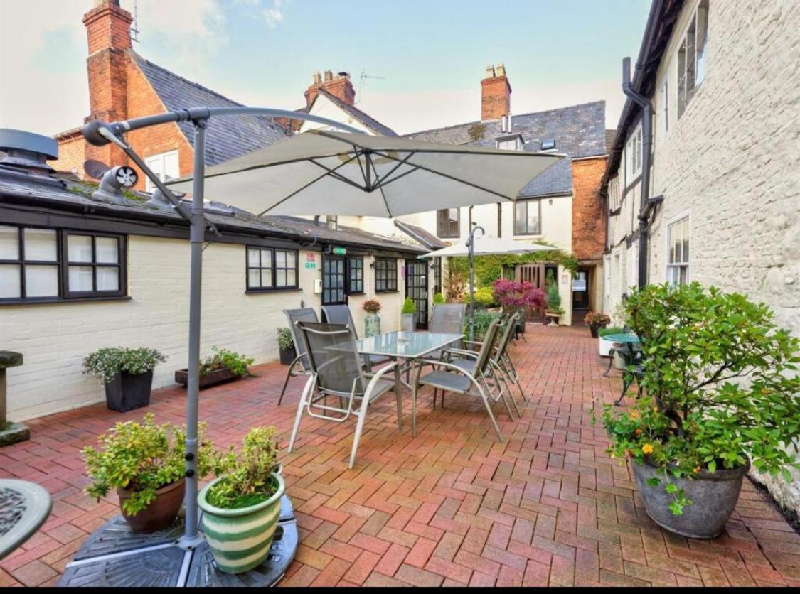 Sebastians Hotel Oswestry Exterior foto